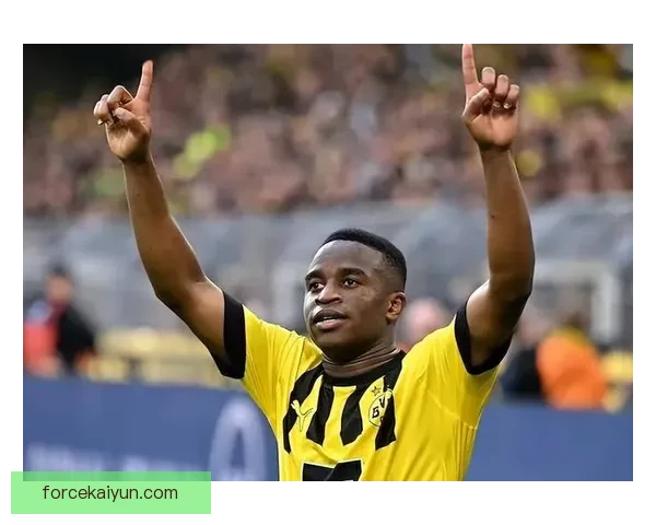 多特锋线表现稳健，状态回暖引发关注