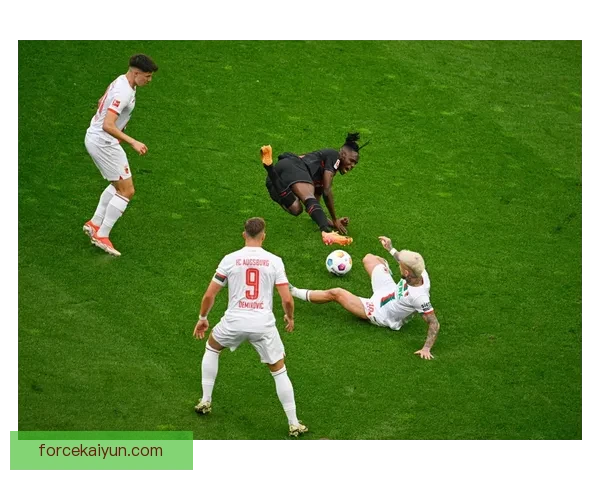 德甲鲍姆加特纳表现稳健，持续提升球队中场竞争力